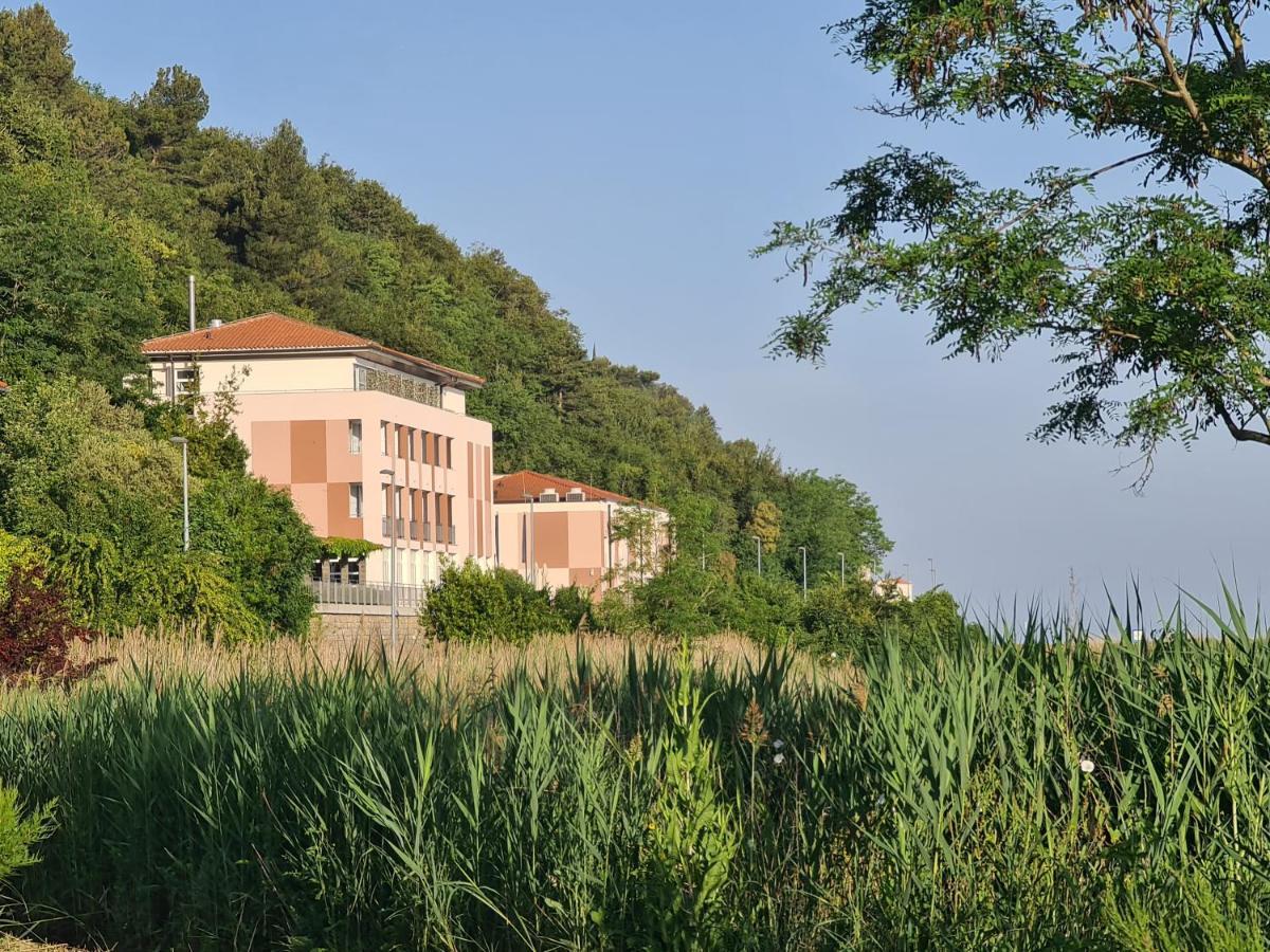 Hotel Lavender - Oleander Resort Strunjan Buitenkant foto